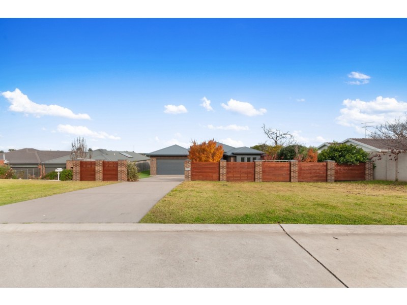 49 Morton Drive, Eastwood VIC 3875