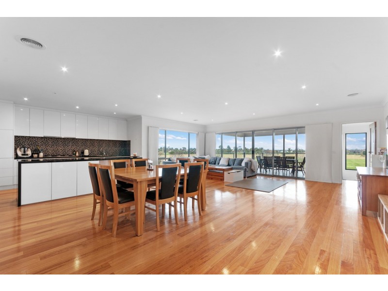 49 Morton Drive, Eastwood VIC 3875