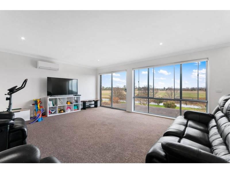 49 Morton Drive, Eastwood VIC 3875