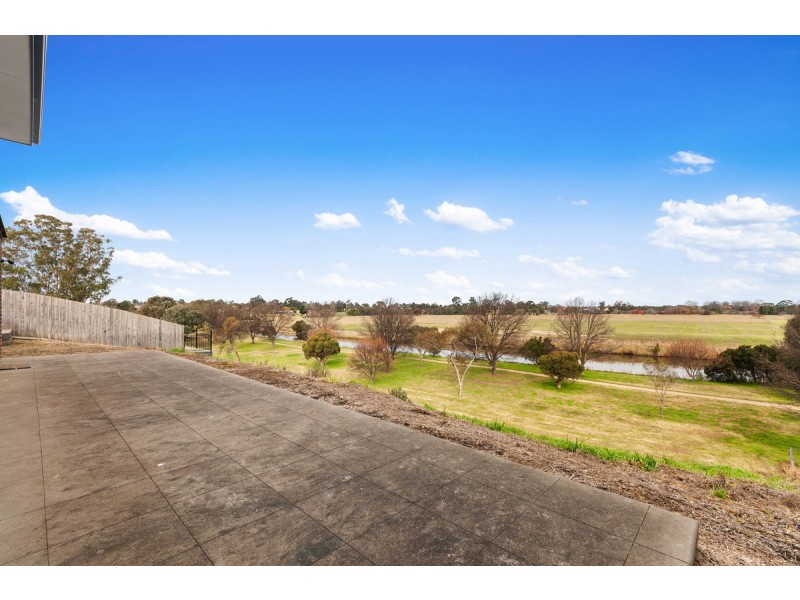 49 Morton Drive, Eastwood VIC 3875