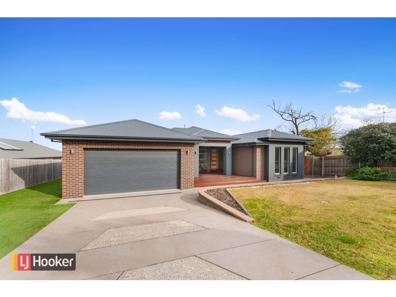 49 Morton Drive, Eastwood VIC 3875