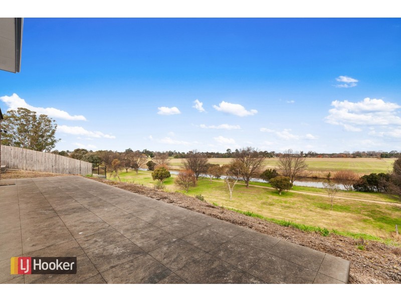 49 Morton Drive, Eastwood VIC 3875