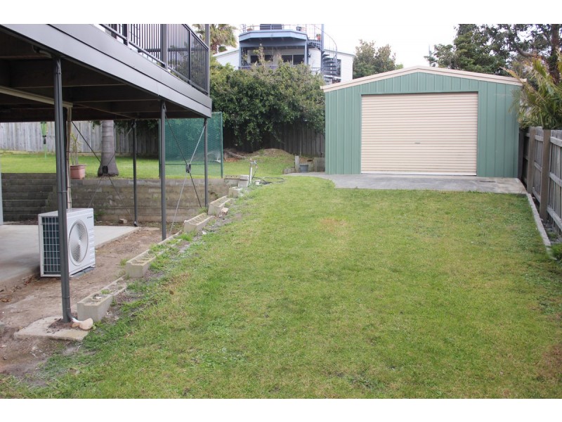17 Skidale Close, Lake Tyers Beach VIC 3909