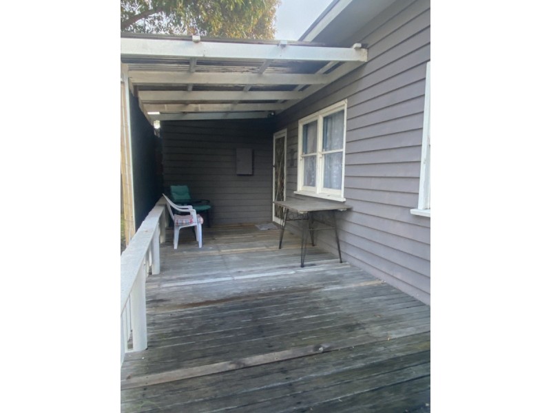 21 Palmers Road, Lakes Entrance VIC 3909