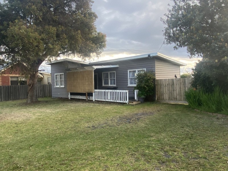 21 Palmers Road, Lakes Entrance VIC 3909