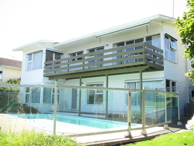 24 Ferndale Parade, Lakes Entrance VIC 3909