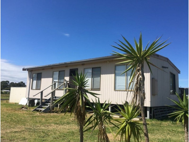 4 Elm Grove, Metung VIC 3904