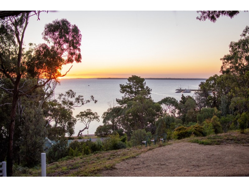 3 Moorhouse Street, Metung VIC 3904