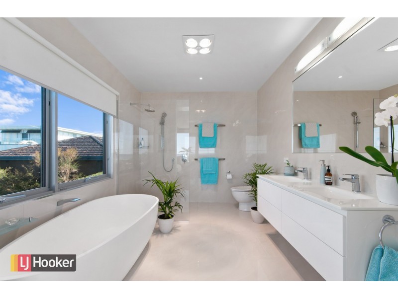 45 Lakeside Drive, Lake Tyers Beach VIC 3909