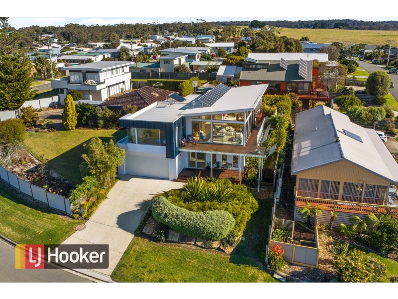 45 Lakeside Drive, Lake Tyers Beach VIC 3909