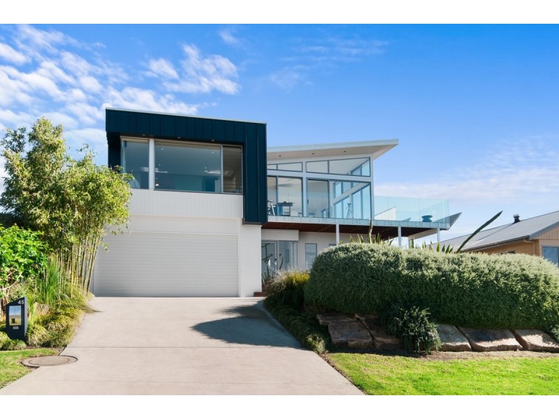 45 Lakeside Drive, Lake Tyers Beach VIC 3909
