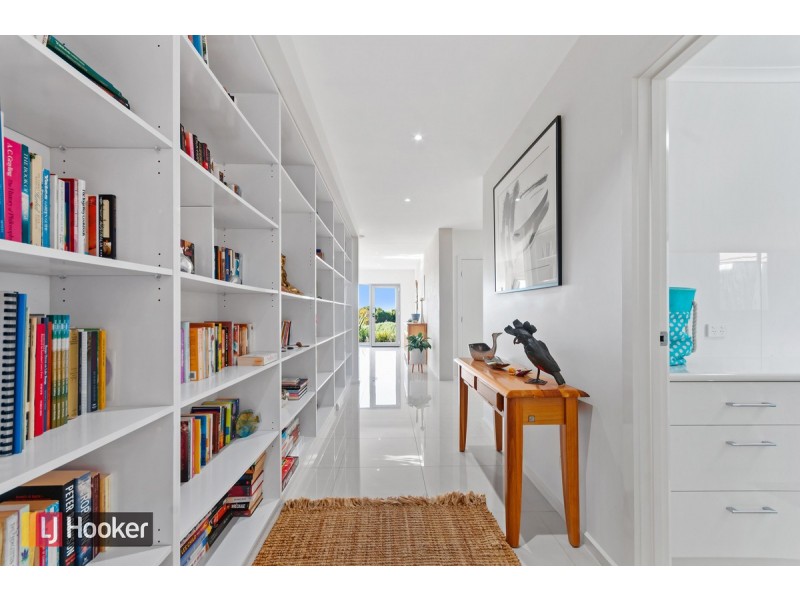 45 Lakeside Drive, Lake Tyers Beach VIC 3909