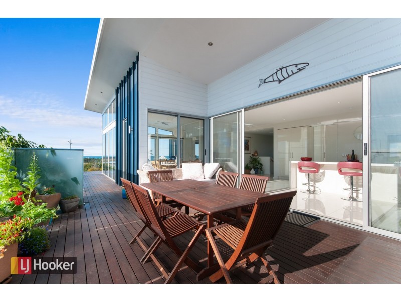 45 Lakeside Drive, Lake Tyers Beach VIC 3909