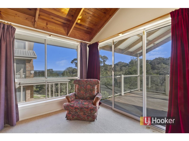 3 Point Road, Kalimna VIC 3909