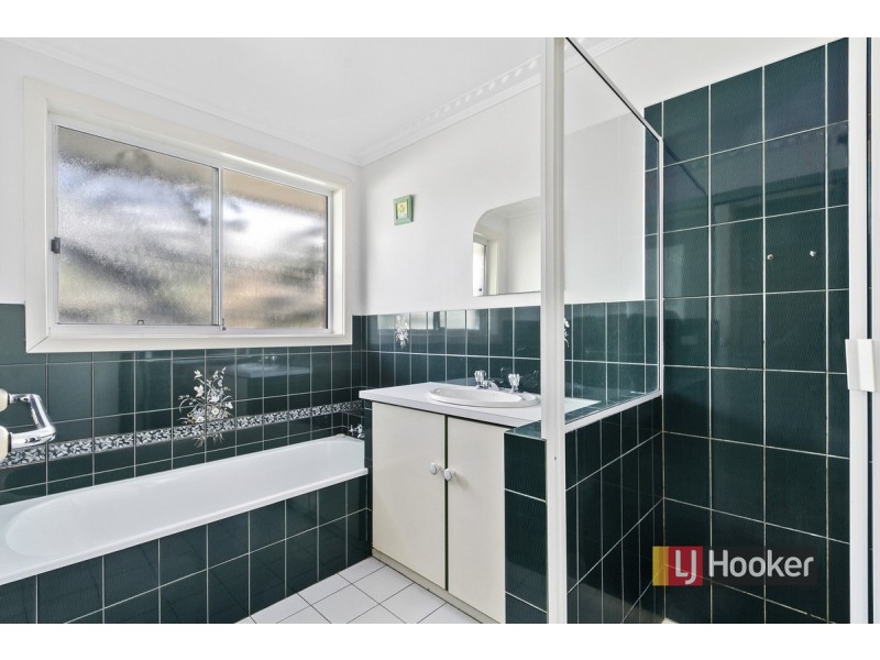 3 Point Road, Kalimna VIC 3909