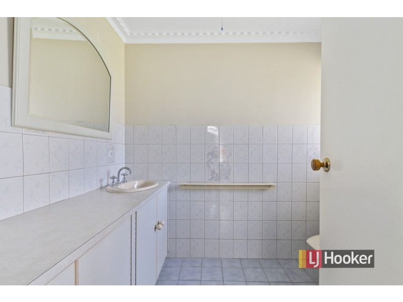 3 Point Road, Kalimna VIC 3909