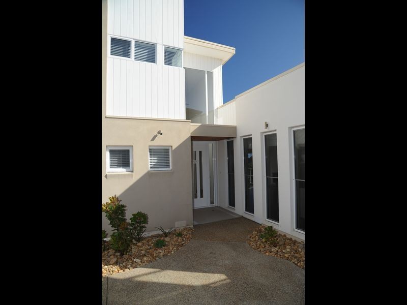 2/24 Skidale Close, Lake Tyers Beach VIC 3909