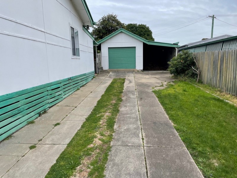 67 Carpenter Street, Lakes Entrance VIC 3909