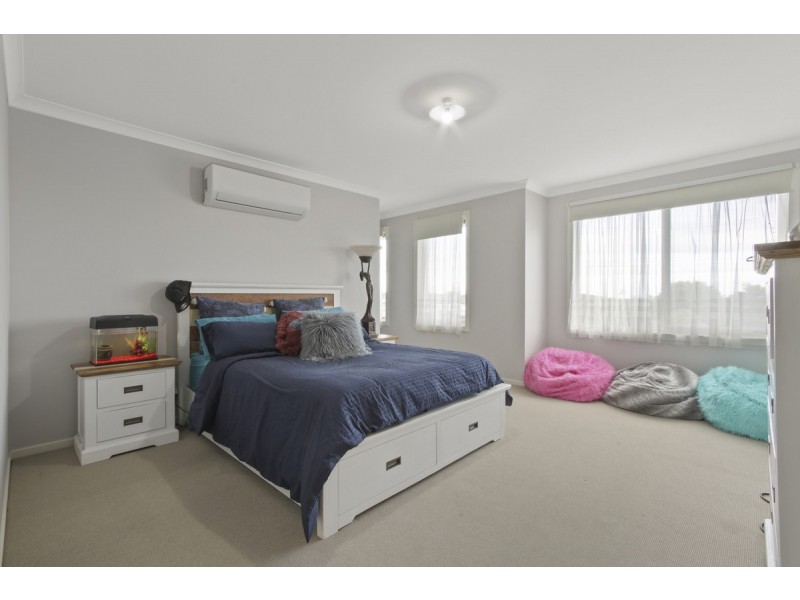 48 Capes Road, Lakes Entrance VIC 3909