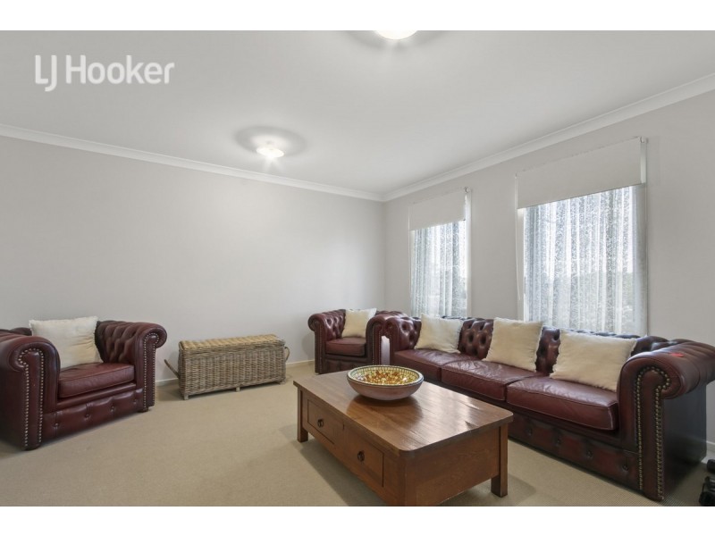 48 Capes Road, Lakes Entrance VIC 3909