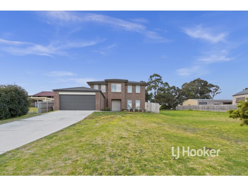 48 Capes Road, Lakes Entrance VIC 3909