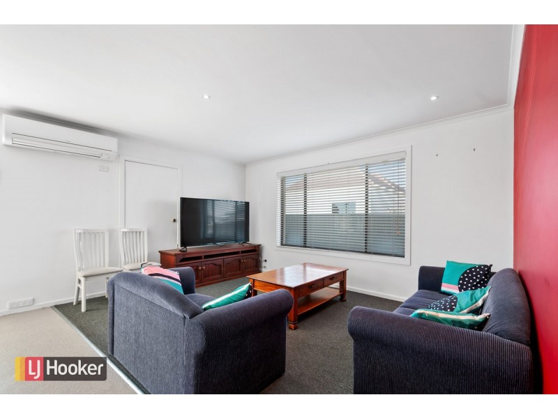 6 Roadknight Street, Lakes Entrance VIC 3909