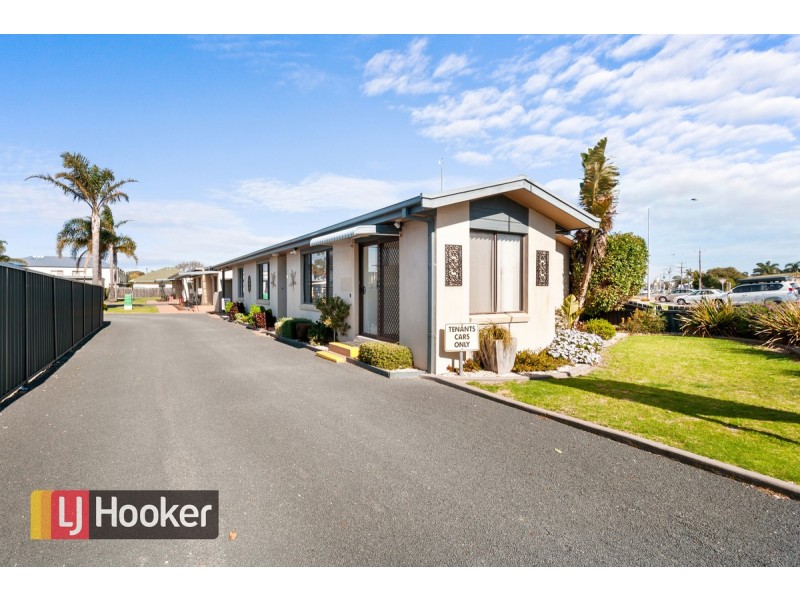 6 Roadknight Street, Lakes Entrance VIC 3909
