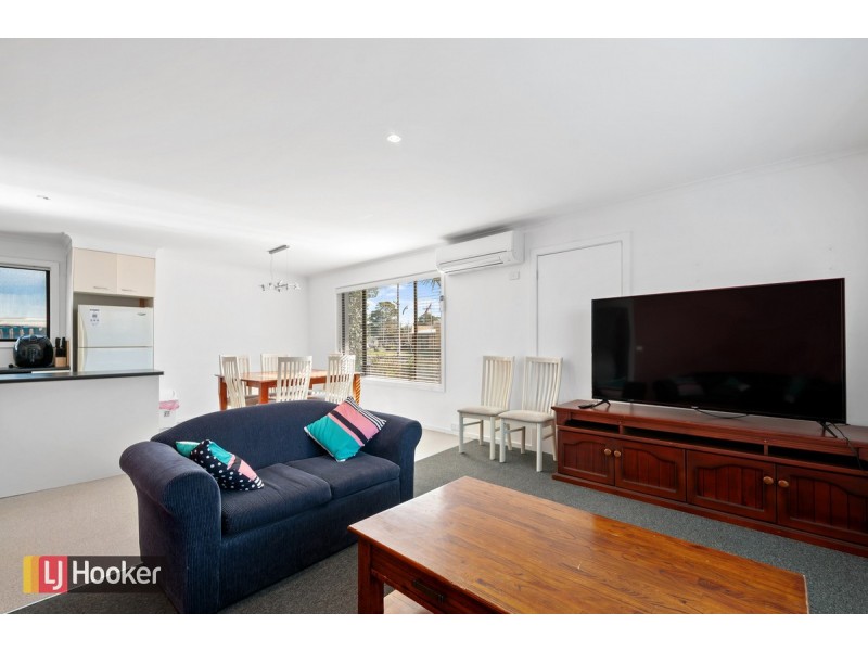 6 Roadknight Street, Lakes Entrance VIC 3909