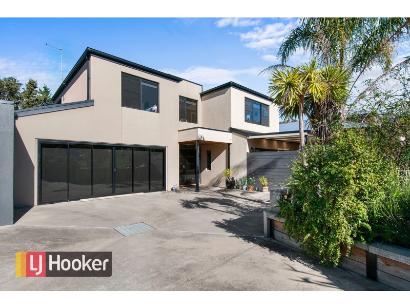 1/2 North Street, Lakes Entrance VIC 3909