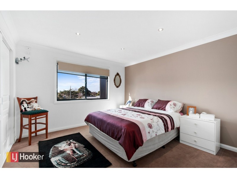 1/2 North Street, Lakes Entrance VIC 3909