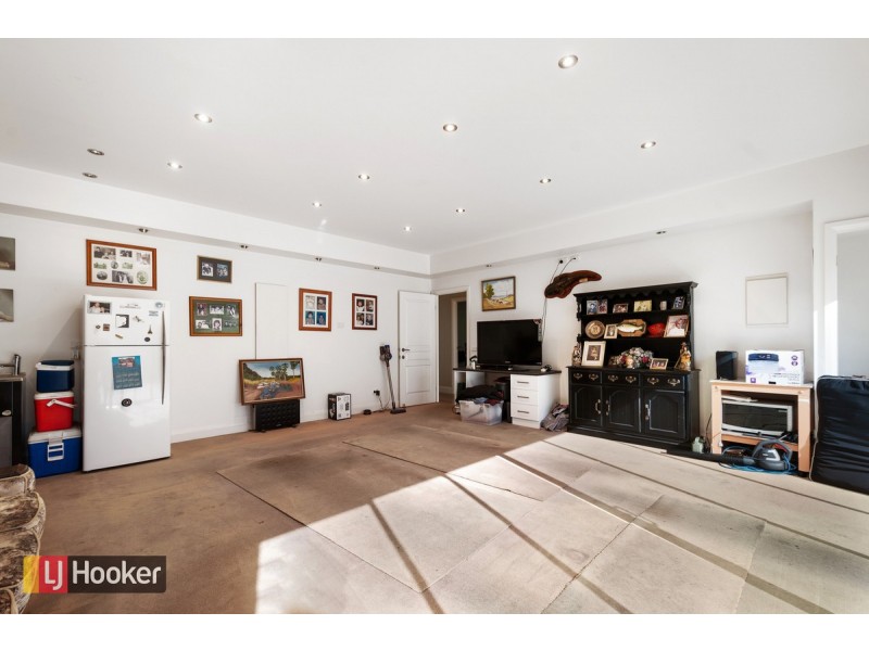 1/2 North Street, Lakes Entrance VIC 3909