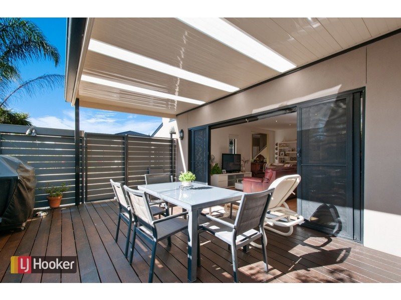 1/2 North Street, Lakes Entrance VIC 3909