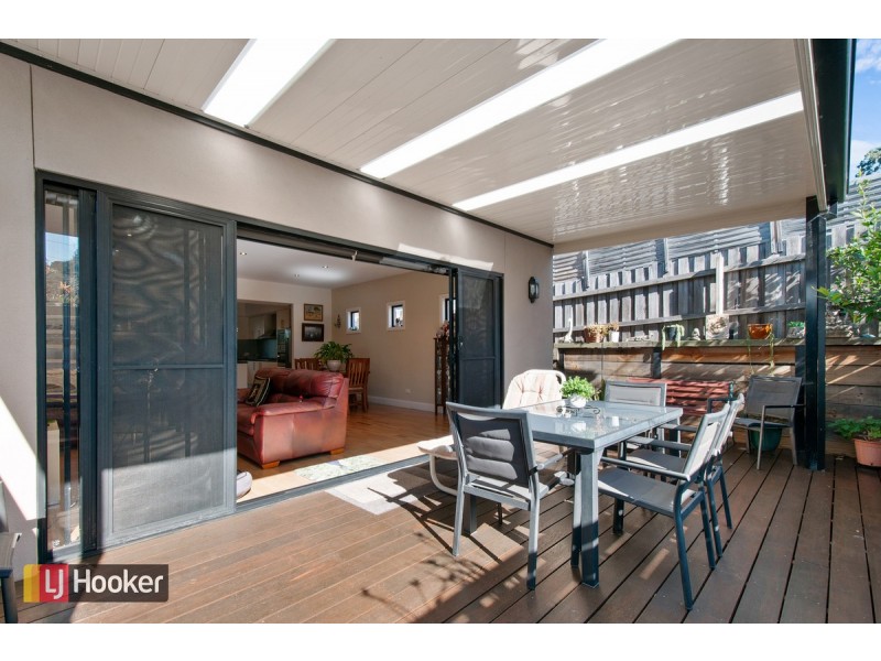 1/2 North Street, Lakes Entrance VIC 3909