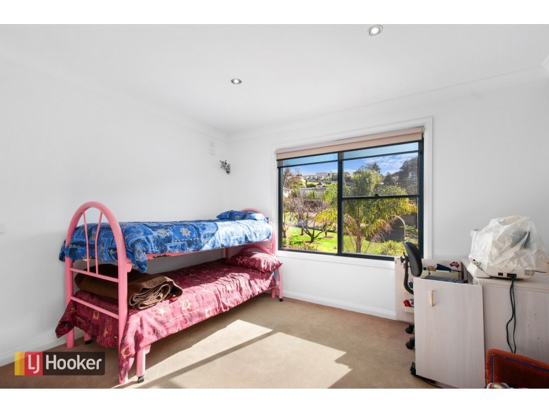 1/2 North Street, Lakes Entrance VIC 3909