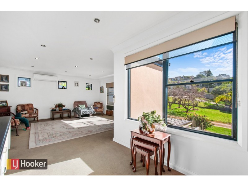 1/2 North Street, Lakes Entrance VIC 3909