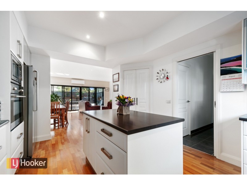 1/2 North Street, Lakes Entrance VIC 3909