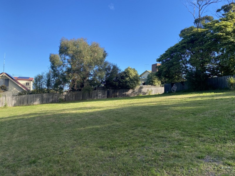 22 Beveridges Road, Lakes Entrance VIC 3909