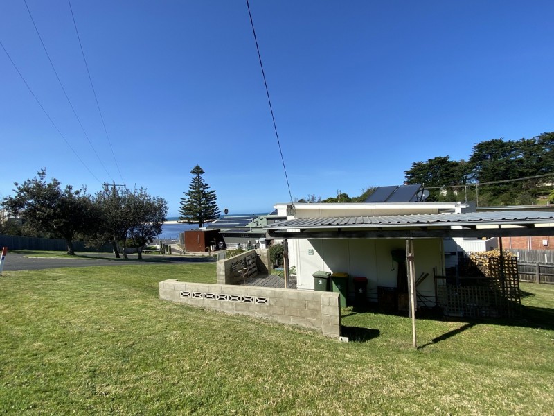 22 Cross Street, Lake Tyers Beach VIC 3909