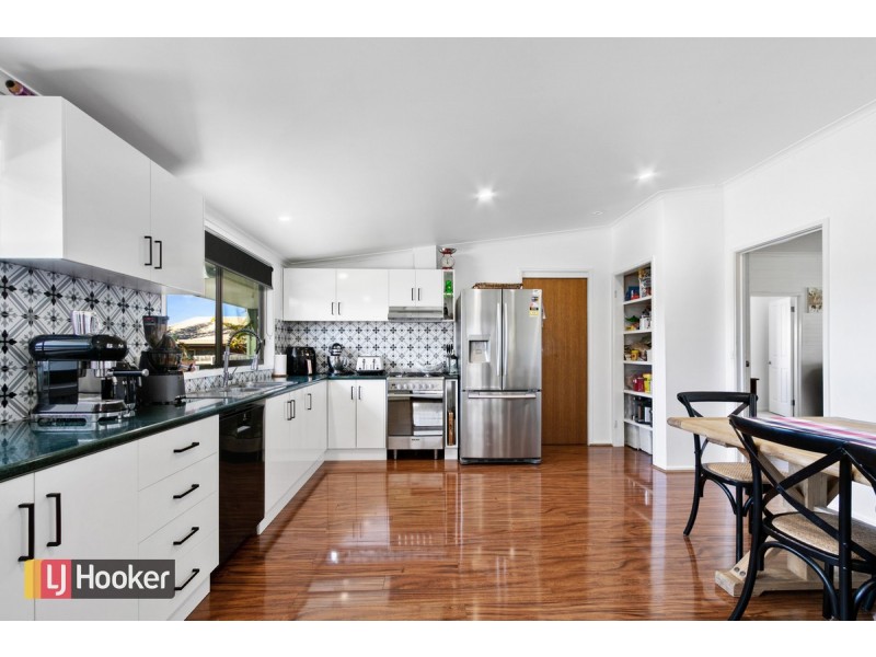 16 Bills Street, Lakes Entrance VIC 3909