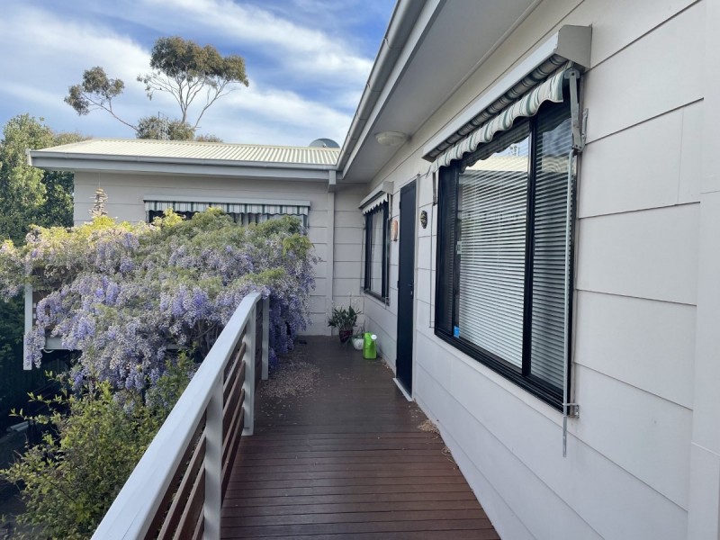 73 Capes Road, Lakes Entrance VIC 3909