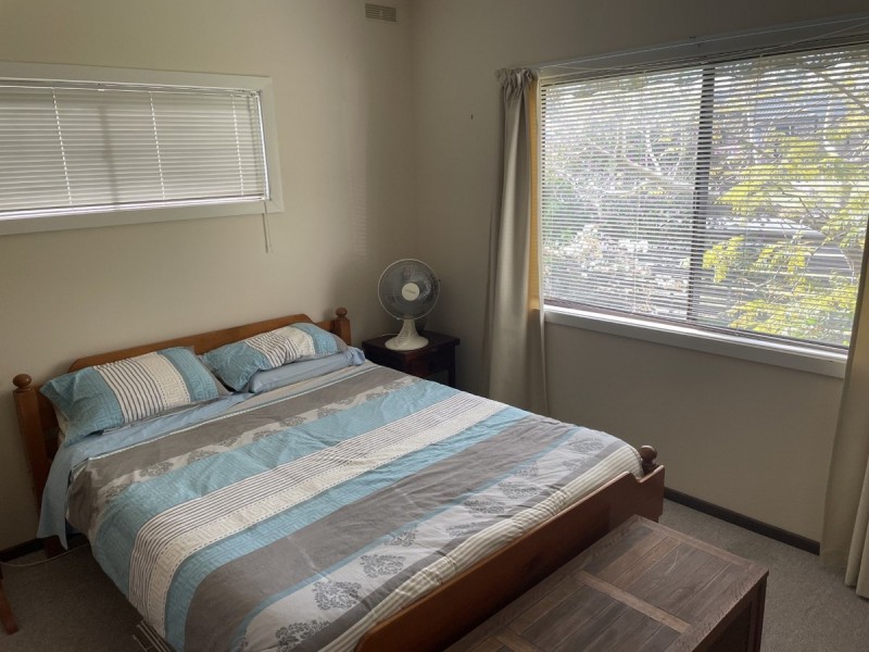 73 Capes Road, Lakes Entrance VIC 3909