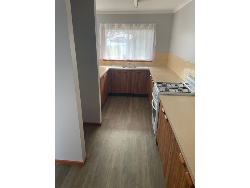 15/23 Alexandra Avenue, Kalimna VIC 3909