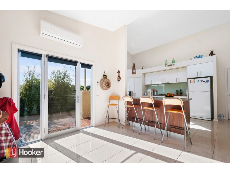 24 Laughtons Road, Kalimna VIC 3909