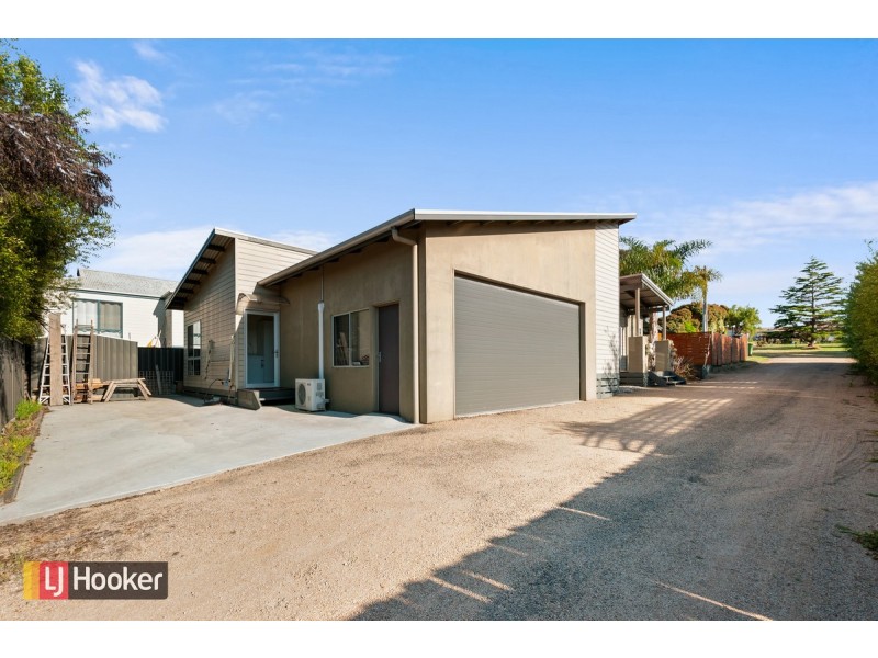 24 Laughtons Road, Kalimna VIC 3909