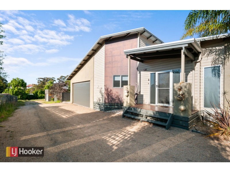 24 Laughtons Road, Kalimna VIC 3909