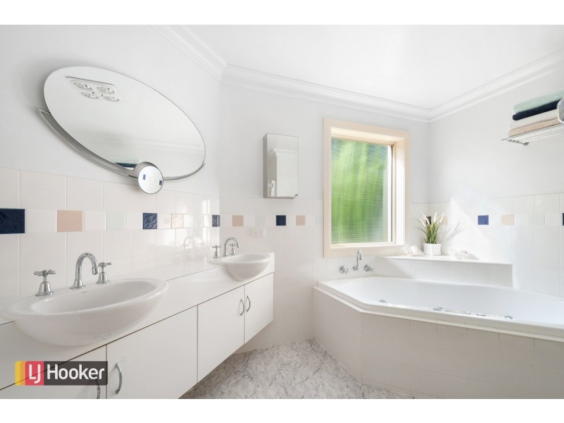 4 O’Donnell Drive, Lakes Entrance VIC 3909