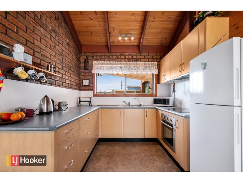 1/6 Eastern Beach Road, Lakes Entrance VIC 3909