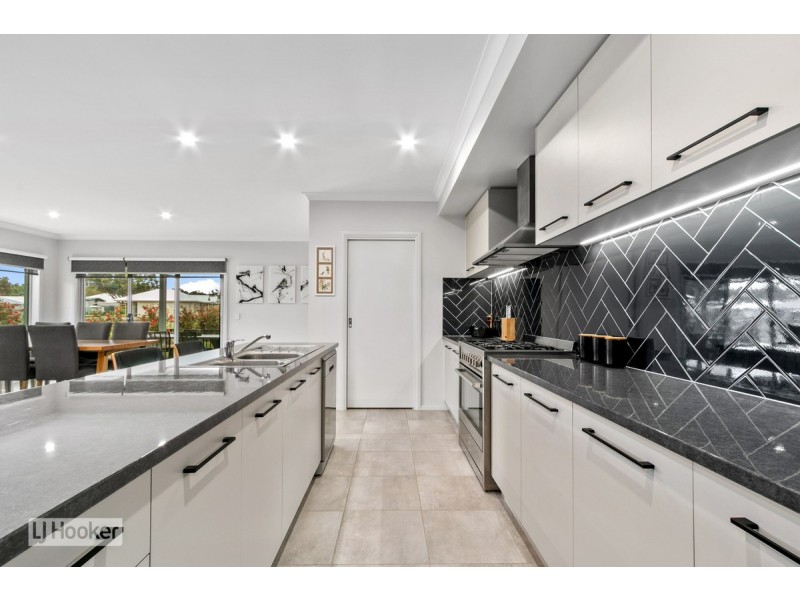 147 Kingscove Boulevard, Metung VIC 3904