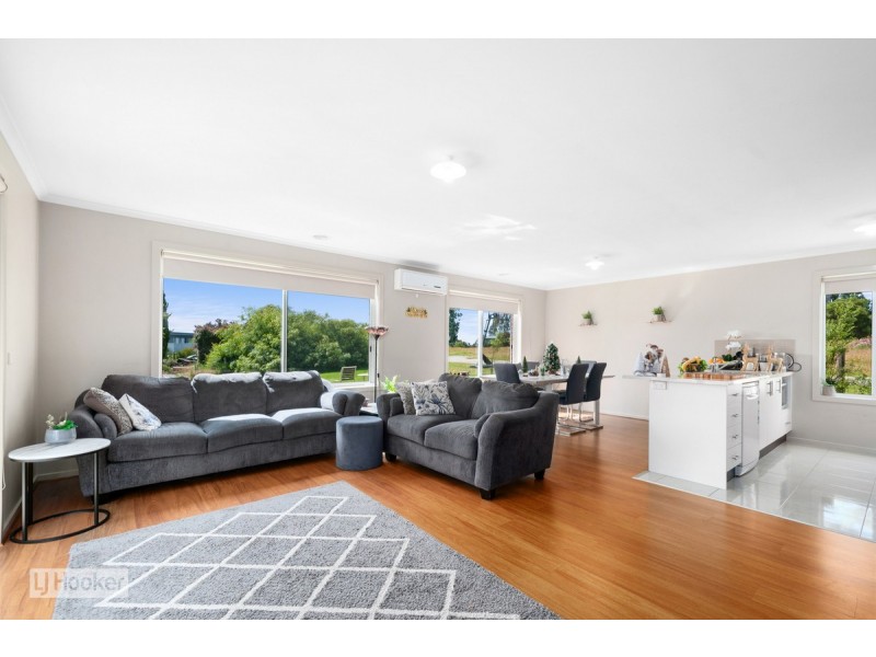 17 Peter Road, Metung VIC 3904