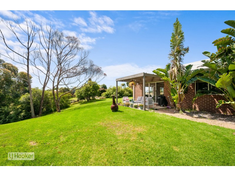 17 Peter Road, Metung VIC 3904